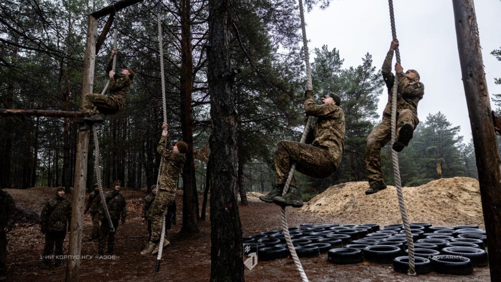 новобранці азову на смузі перешкод