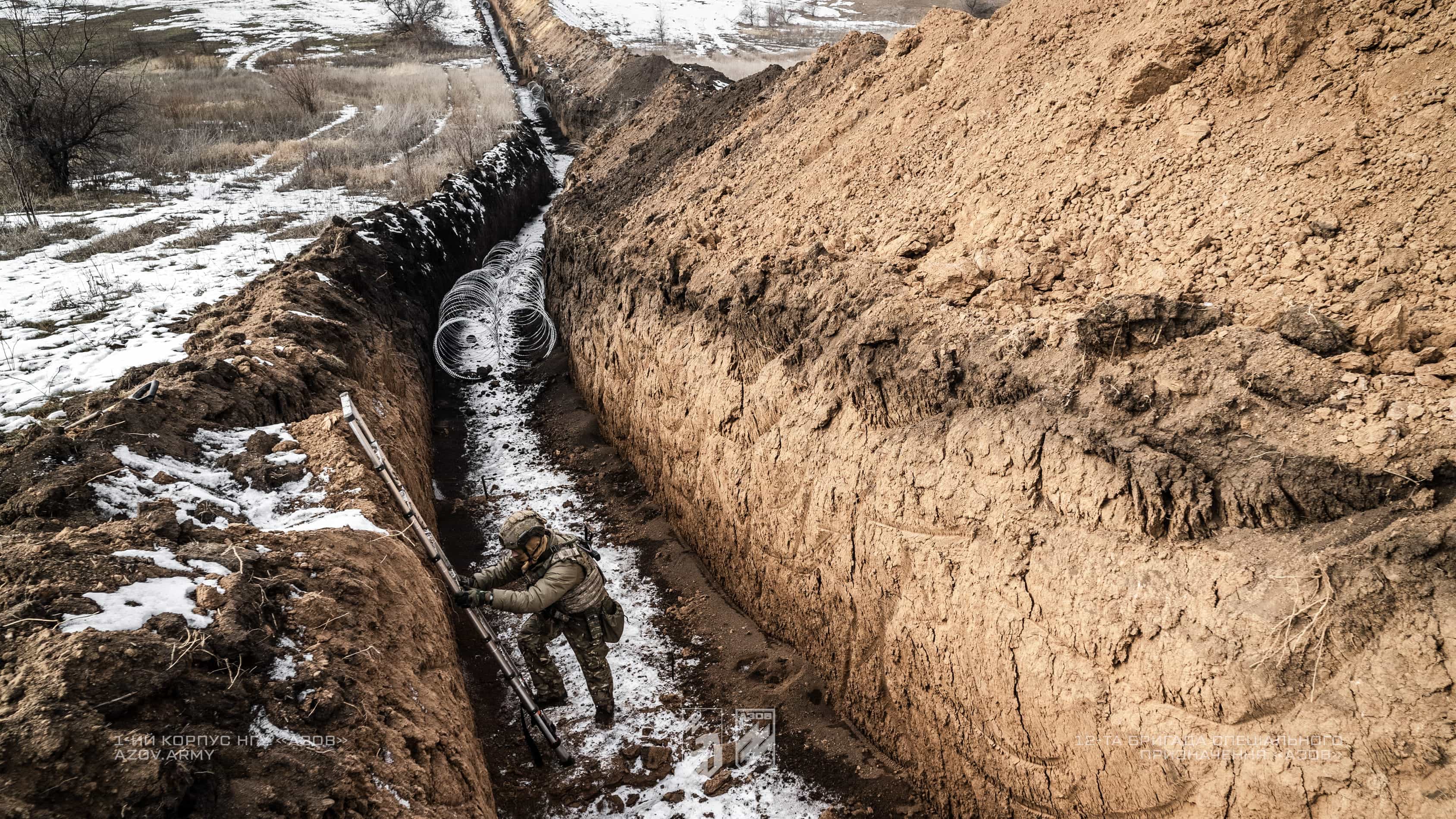 інженери 12 бригади азов облаштовують лінії фортифікацій